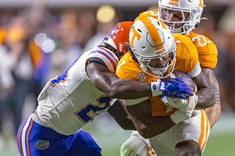 NCAA suspends Tennessee linebacker Arion Carter for two games tied to $427 flight